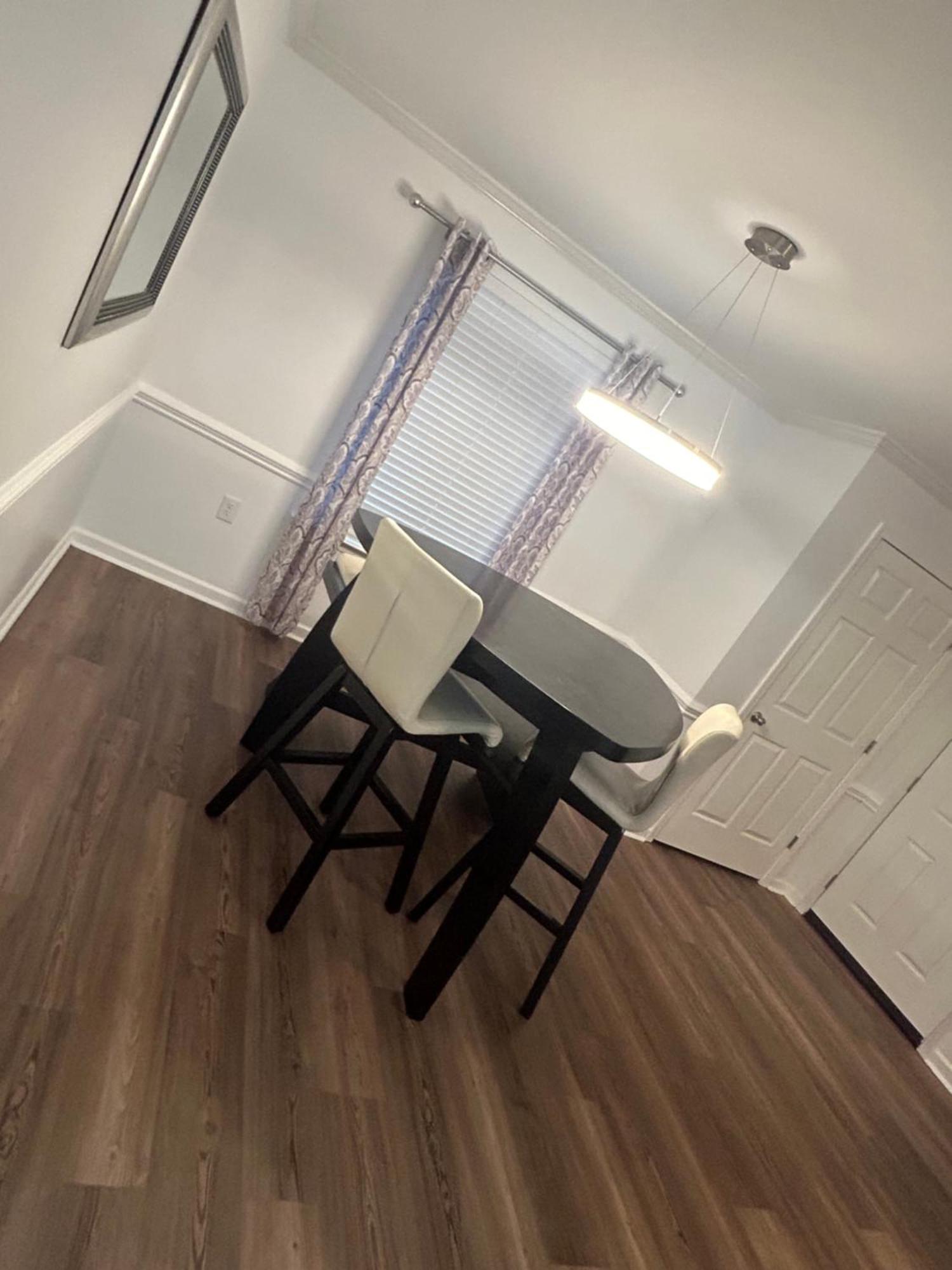 The Noble At Albemarle Apartamento